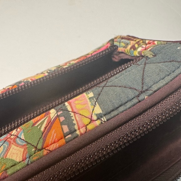 Vera Bradley Turn Lock Wallet Heirloom Paisley - Retired Pattern RFID - Picture 7 of 11